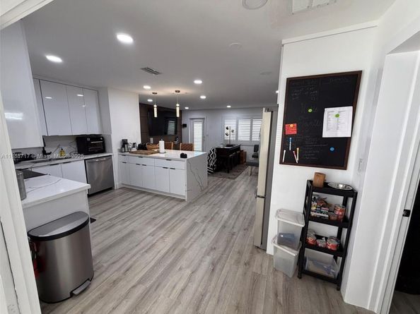 310 NE 12th Ave, Pompano Beach FL 33060
