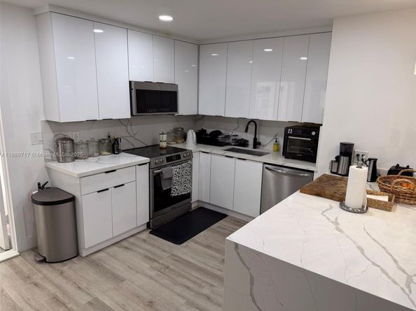 310 NE 12th Ave, Pompano Beach FL 33060
