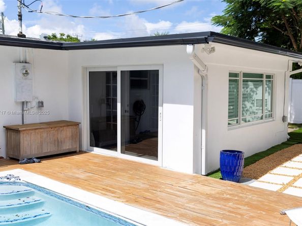 310 NE 12th Ave, Pompano Beach FL 33060