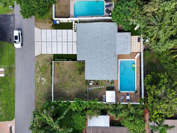 310 NE 12th Ave, Pompano Beach FL 33060