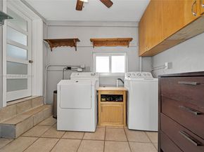 824 NE 17th Ct, Fort Lauderdale FL 33305