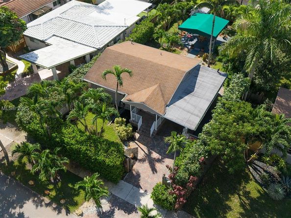 824 NE 17th Ct, Fort Lauderdale FL 33305