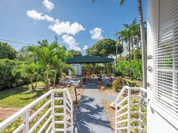 824 NE 17th Ct, Fort Lauderdale FL 33305