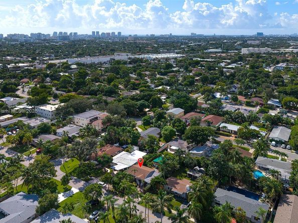 824 NE 17th Ct, Fort Lauderdale FL 33305