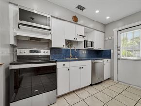 824 NE 17th Ct, Fort Lauderdale FL 33305