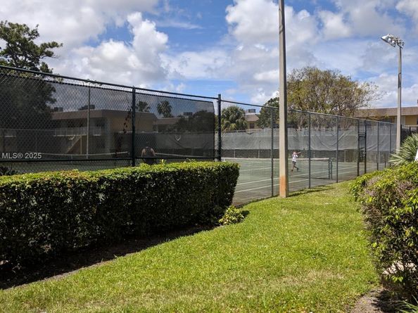 5156 NE 6th Ave 205, Oakland Park FL 33334