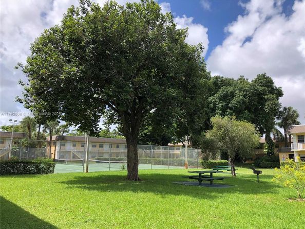 5156 NE 6th Ave 205, Oakland Park FL 33334