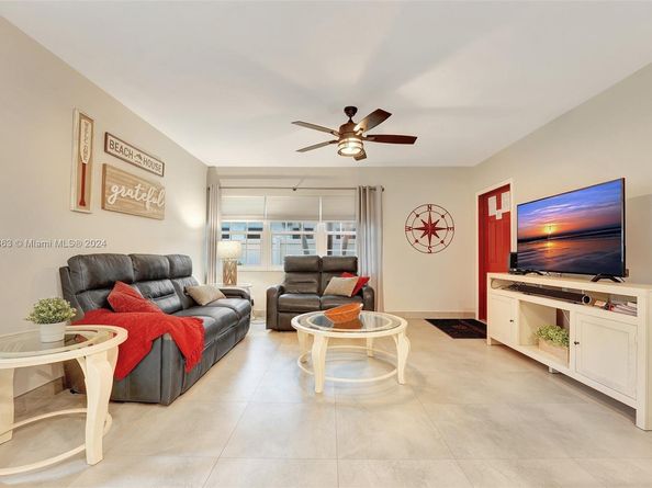 221 SE 9th Ave 102, Pompano Beach FL 33060