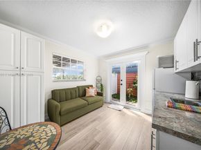 17931 NW 85th Ave, Hialeah FL 33015