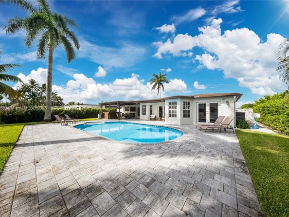 17931 NW 85th Ave, Hialeah FL 33015