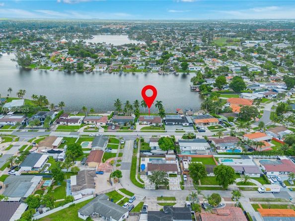 17931 NW 85th Ave, Hialeah FL 33015