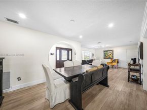 17931 NW 85th Ave, Hialeah FL 33015
