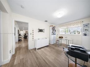 17931 NW 85th Ave, Hialeah FL 33015
