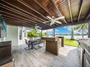 17931 NW 85th Ave, Hialeah FL 33015