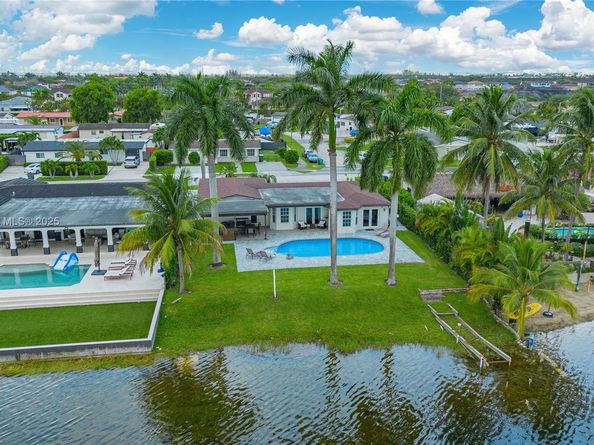 17931 NW 85th Ave, Hialeah FL 33015