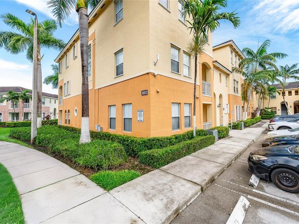 10012 NW 7th St 104, Miami FL 33172
