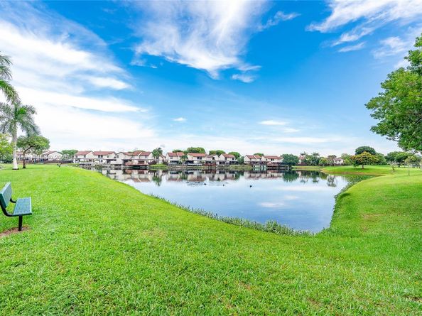 10012 NW 7th St 104, Miami FL 33172