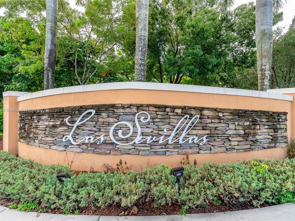 10012 NW 7th St 104, Miami FL 33172