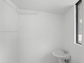 1445 NE 147th St, Miami FL 33161