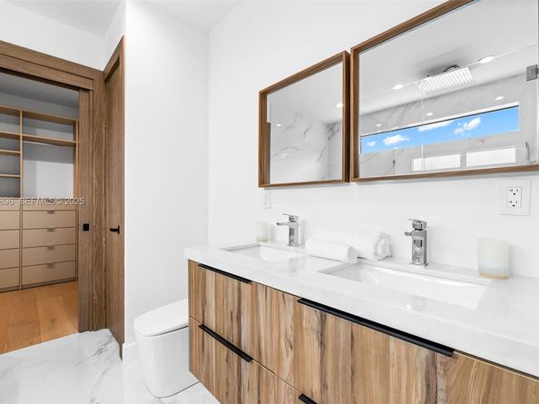 66 NW 50th St, Miami FL 33127