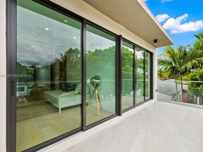 66 NW 50th St, Miami FL 33127