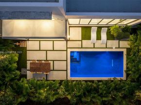 66 NW 50th St, Miami FL 33127