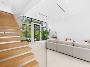 66 NW 50th St, Miami FL 33127