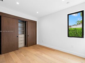 66 NW 50th St, Miami FL 33127