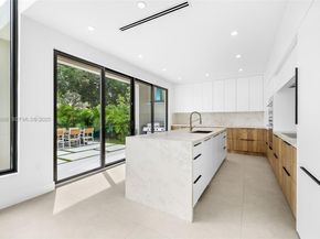 66 NW 50th St, Miami FL 33127