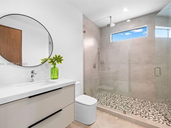 66 NW 50th St, Miami FL 33127