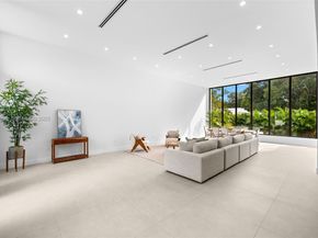 66 NW 50th St, Miami FL 33127