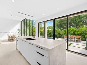 66 NW 50th St, Miami FL 33127