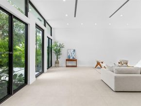 66 NW 50th St, Miami FL 33127