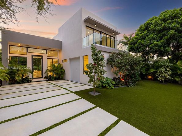 66 NW 50th St, Miami FL 33127