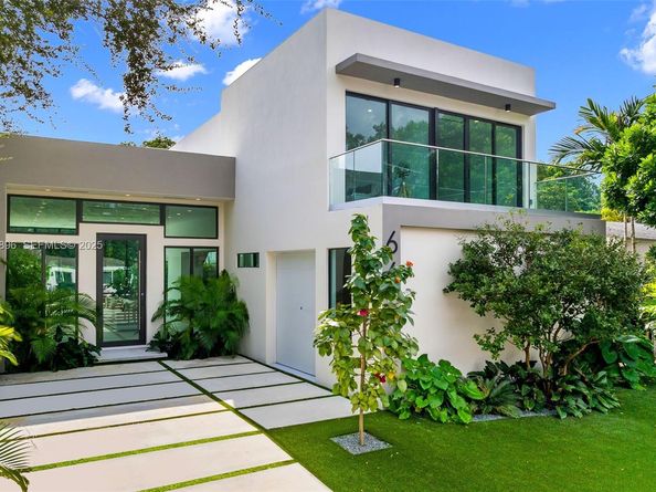 66 NW 50th St, Miami FL 33127