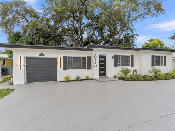 613 NE 159th St, Miami FL 33162