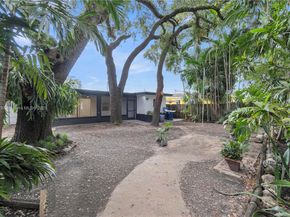 613 NE 159th St, Miami FL 33162