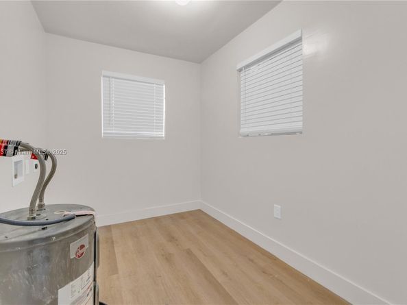 613 NE 159th St, Miami FL 33162