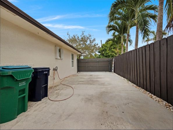 29330 SW 143rd Ave, Homestead FL 33033