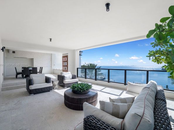 3535 Hiawatha Ave 403, Miami FL 33133