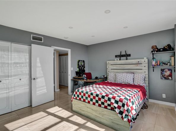 2150 Sans Souci Blvd B1605, North Miami FL 33181