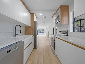 1995 NW 58th St, Miami FL 33142