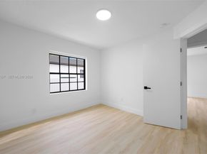 1995 NW 58th St, Miami FL 33142