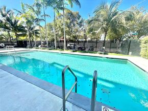 13800 Highland Dr 601, North Miami Beach FL 33181