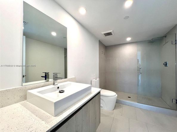 13800 Highland Dr 601, North Miami Beach FL 33181
