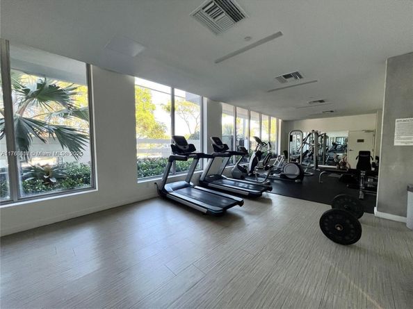 13800 Highland Dr 601, North Miami Beach FL 33181