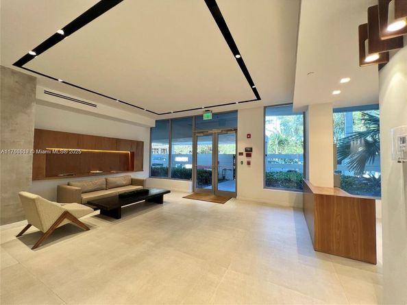 13800 Highland Dr 601, North Miami Beach FL 33181