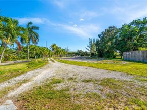 4351 SW 25th St, Fort Lauderdale FL 33317