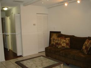 3200 NW 5th Ter 8, Pompano Beach FL 33064