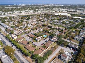 3200 NW 5th Ter 8, Pompano Beach FL 33064